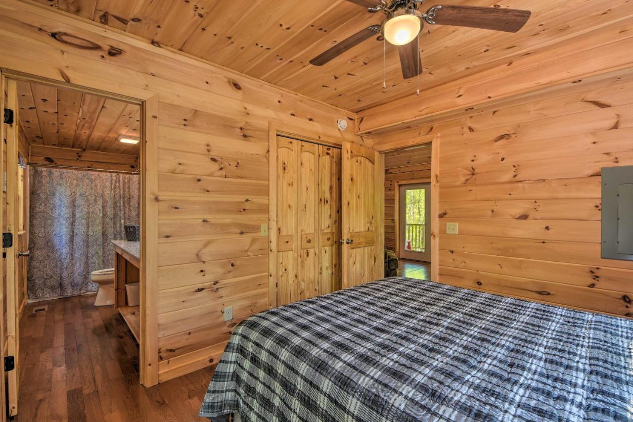 Murphy Cabin With Spacious Deck And Forest Views! Εξωτερικό φωτογραφία