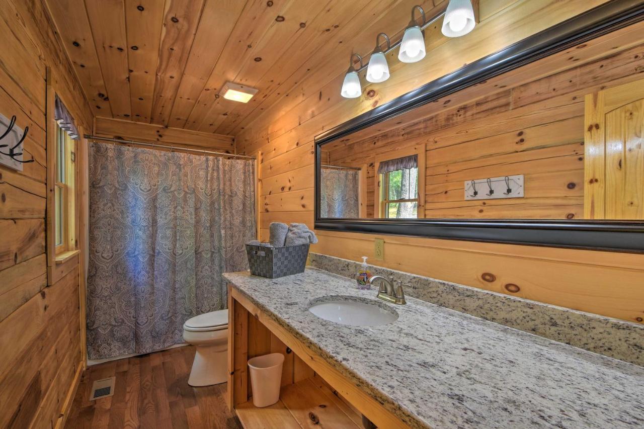 Murphy Cabin With Spacious Deck And Forest Views! Εξωτερικό φωτογραφία