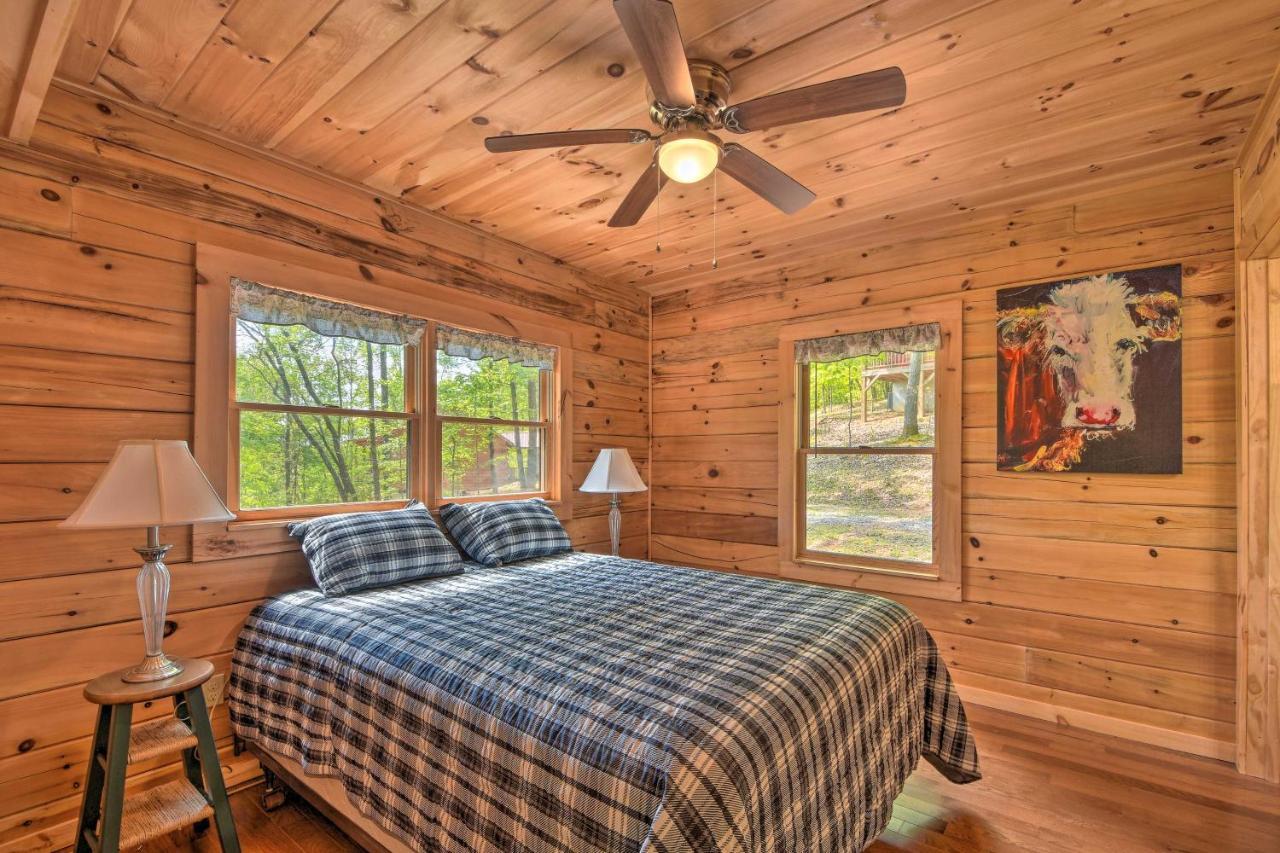Murphy Cabin With Spacious Deck And Forest Views! Εξωτερικό φωτογραφία