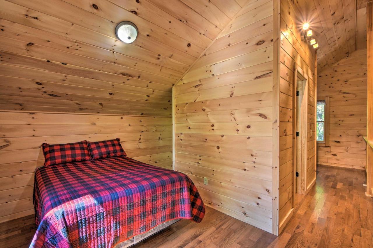 Murphy Cabin With Spacious Deck And Forest Views! Εξωτερικό φωτογραφία