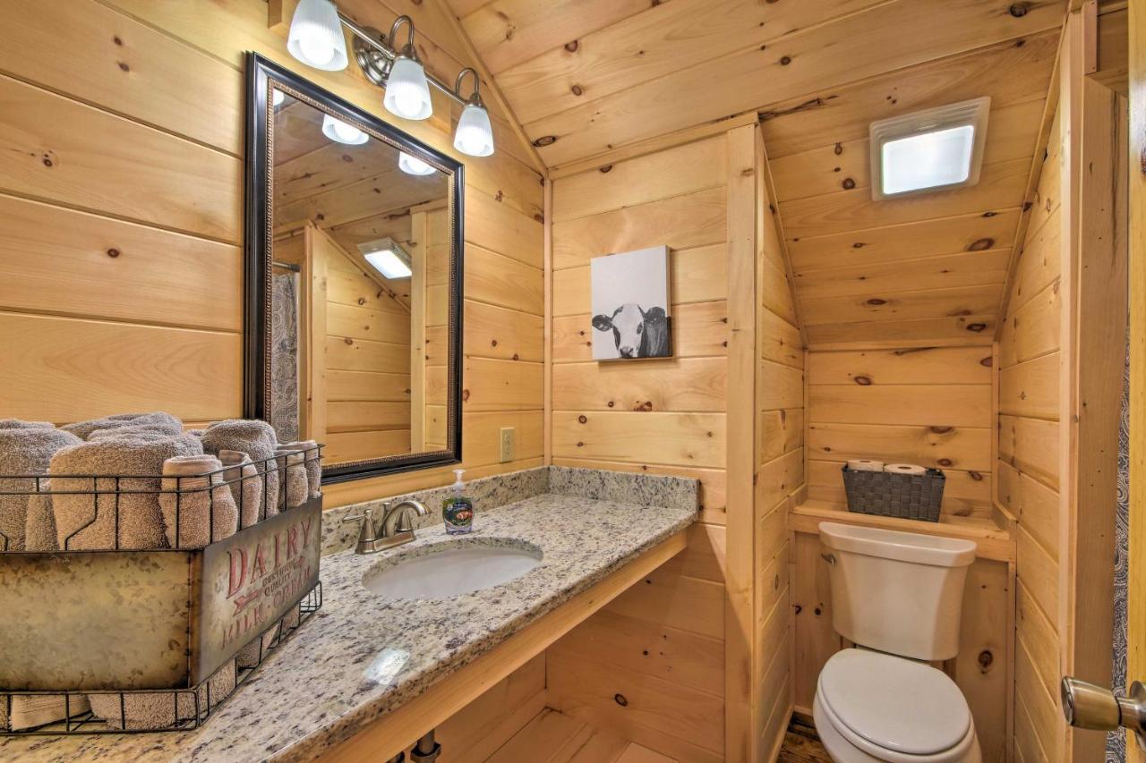 Murphy Cabin With Spacious Deck And Forest Views! Εξωτερικό φωτογραφία